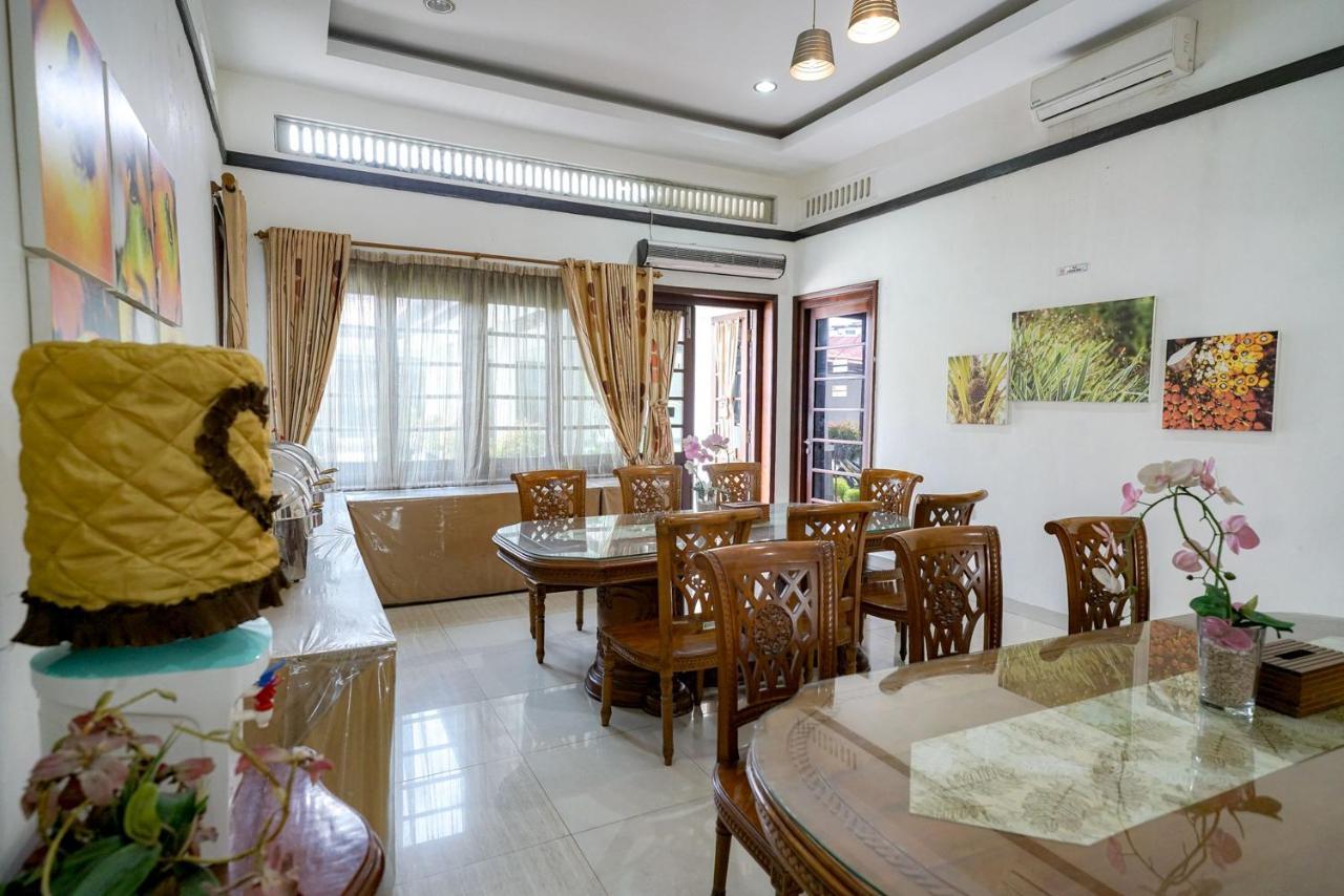 Reddoorz @ Avros Guest House Medan Bagian luar foto