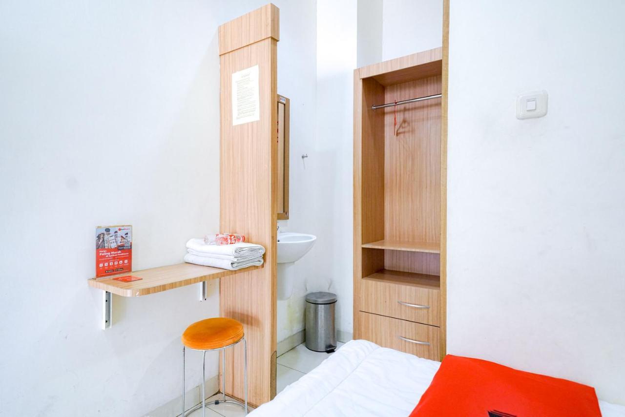 Reddoorz @ Avros Guest House Medan Bagian luar foto