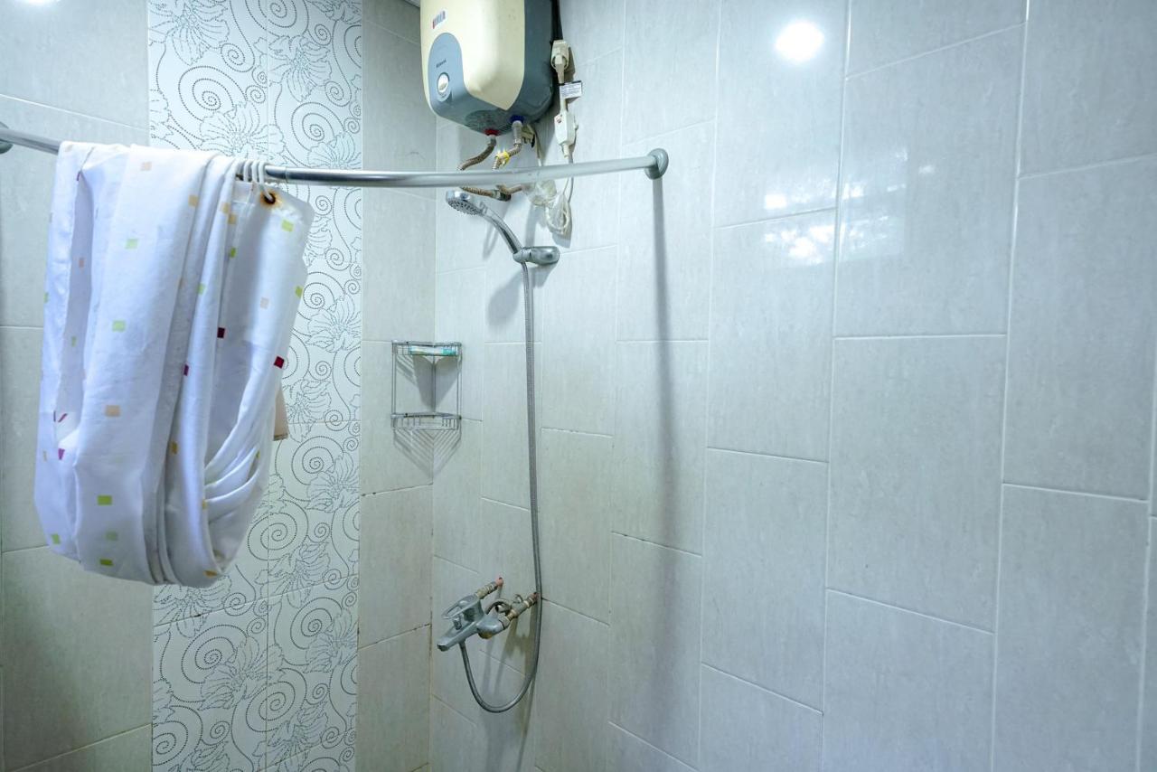 Reddoorz @ Avros Guest House Medan Bagian luar foto
