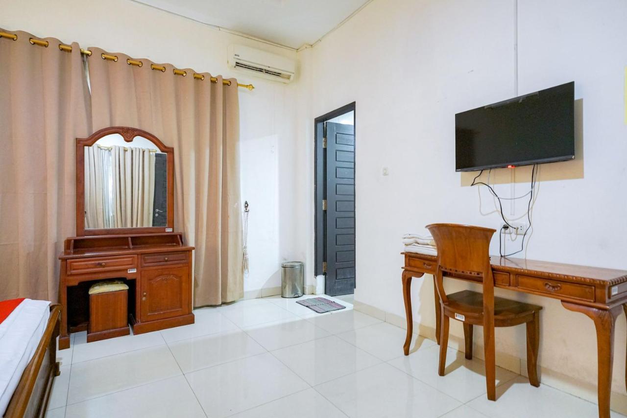 Reddoorz @ Avros Guest House Medan Bagian luar foto
