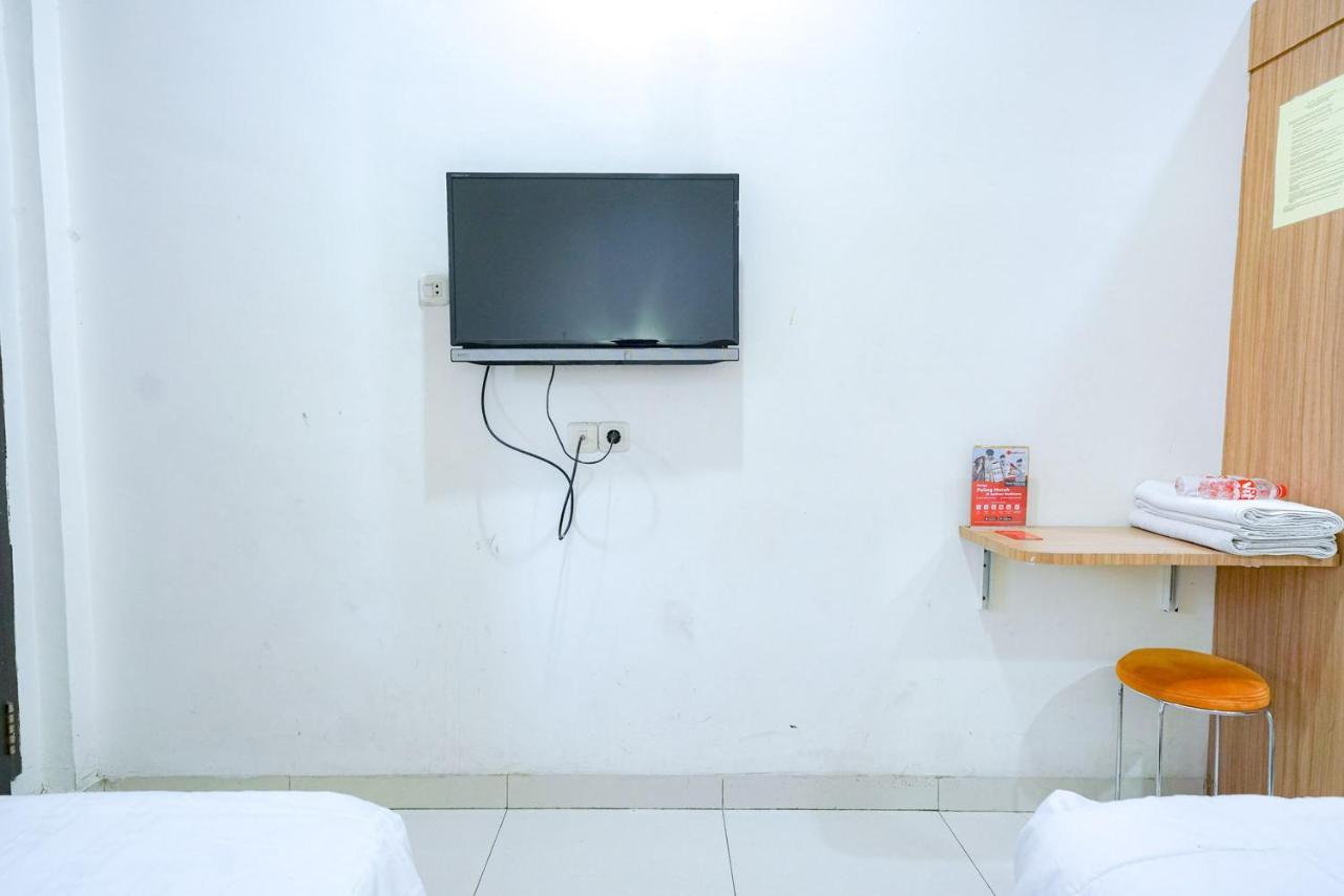 Reddoorz @ Avros Guest House Medan Bagian luar foto