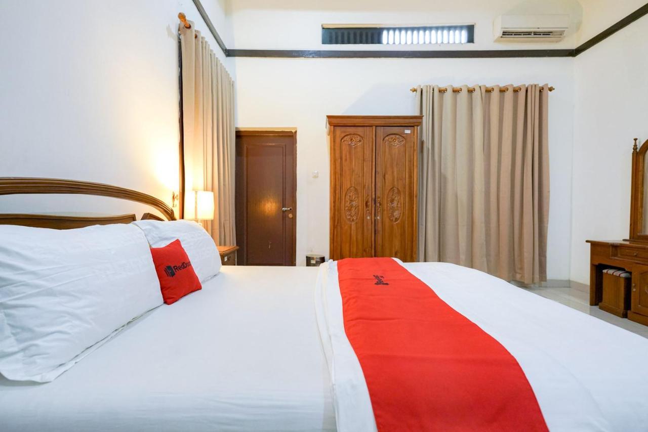 Reddoorz @ Avros Guest House Medan Bagian luar foto