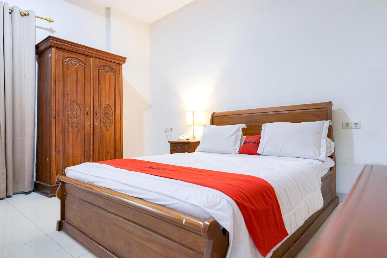 Reddoorz @ Avros Guest House Medan Bagian luar foto