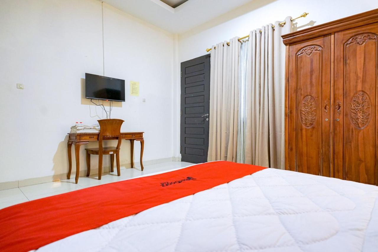 Reddoorz @ Avros Guest House Medan Bagian luar foto