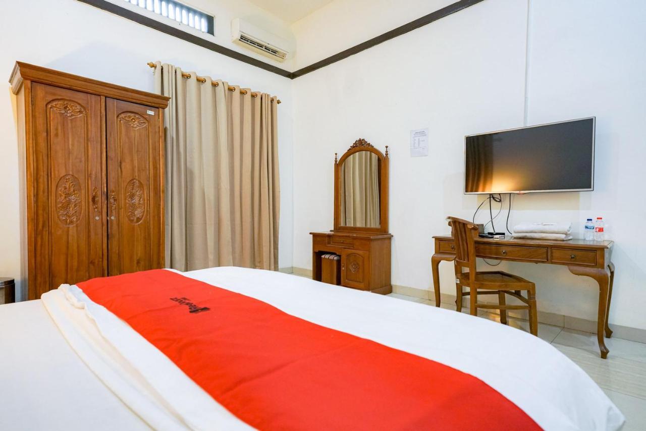 Reddoorz @ Avros Guest House Medan Bagian luar foto